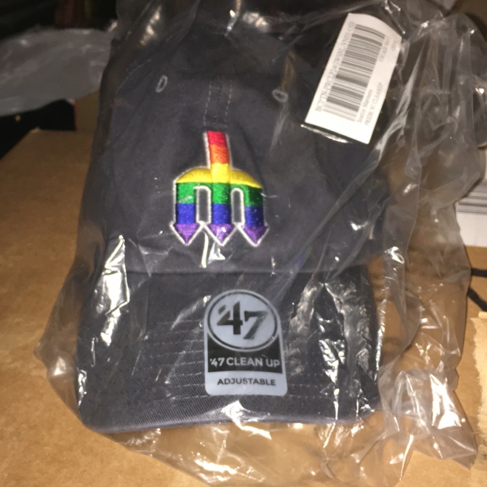 Seattle Mariners Baseball Hat NWT 🌈 PRIDE